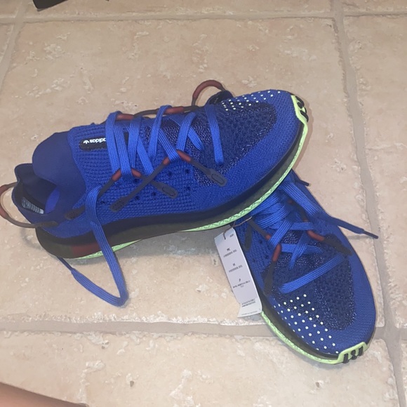 Brand New! Adidas 4D Fusio. They are size 8.5 - Picture 2 of 5